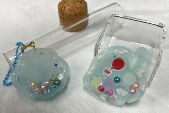 カシャカシャ